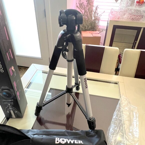 Bower Heavy Duty Camera/Camcorder Tri-Pod! - Picture 5 of 10